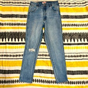 Rare Wrangler Jeans x Urban Outfitters Exclusive Tyler High Rise Mom